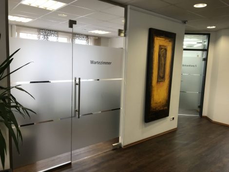 Glasdekorfolie – Wartezimmer Glasdekorfolie - Wartezimmer